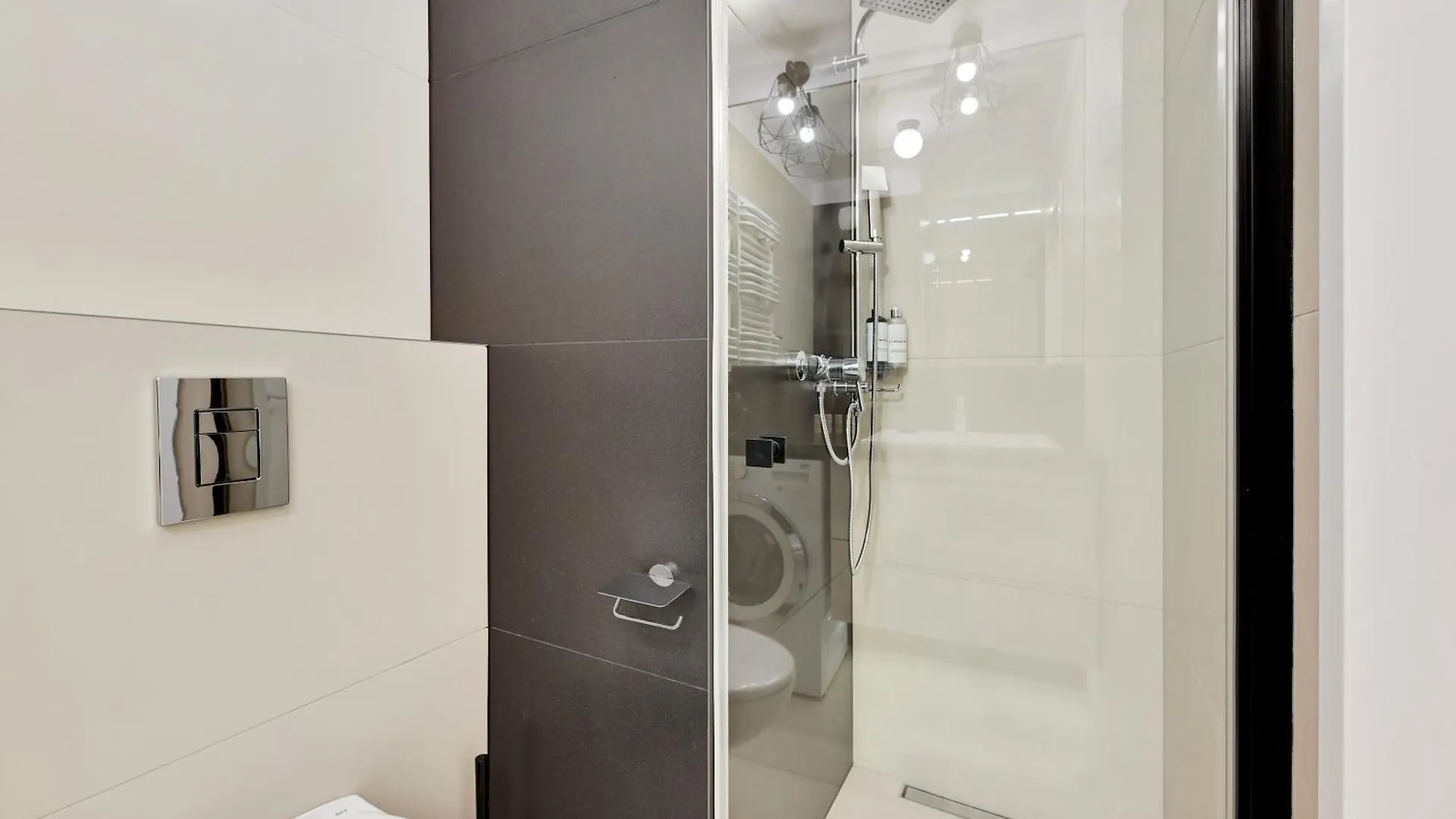Waterlane Island - Riverview Pool, Spa & Gym By Downtown Apartments Gdańsk 0*,  Polska