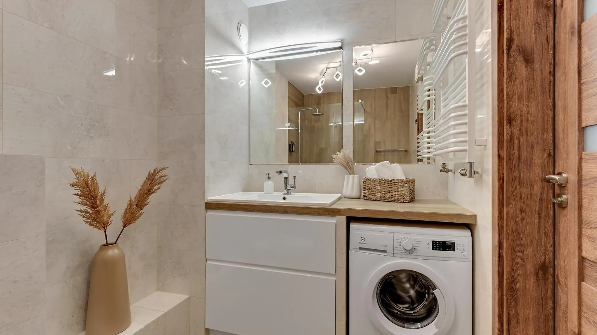 Waterlane Island - Riverview Pool, Spa & Gym By Downtown Apartments グダニスク