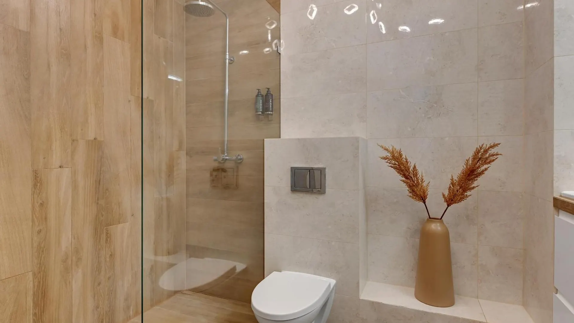 Waterlane Island - Riverview Pool, Spa & Gym By Downtown Apartments グダニスク 0*,